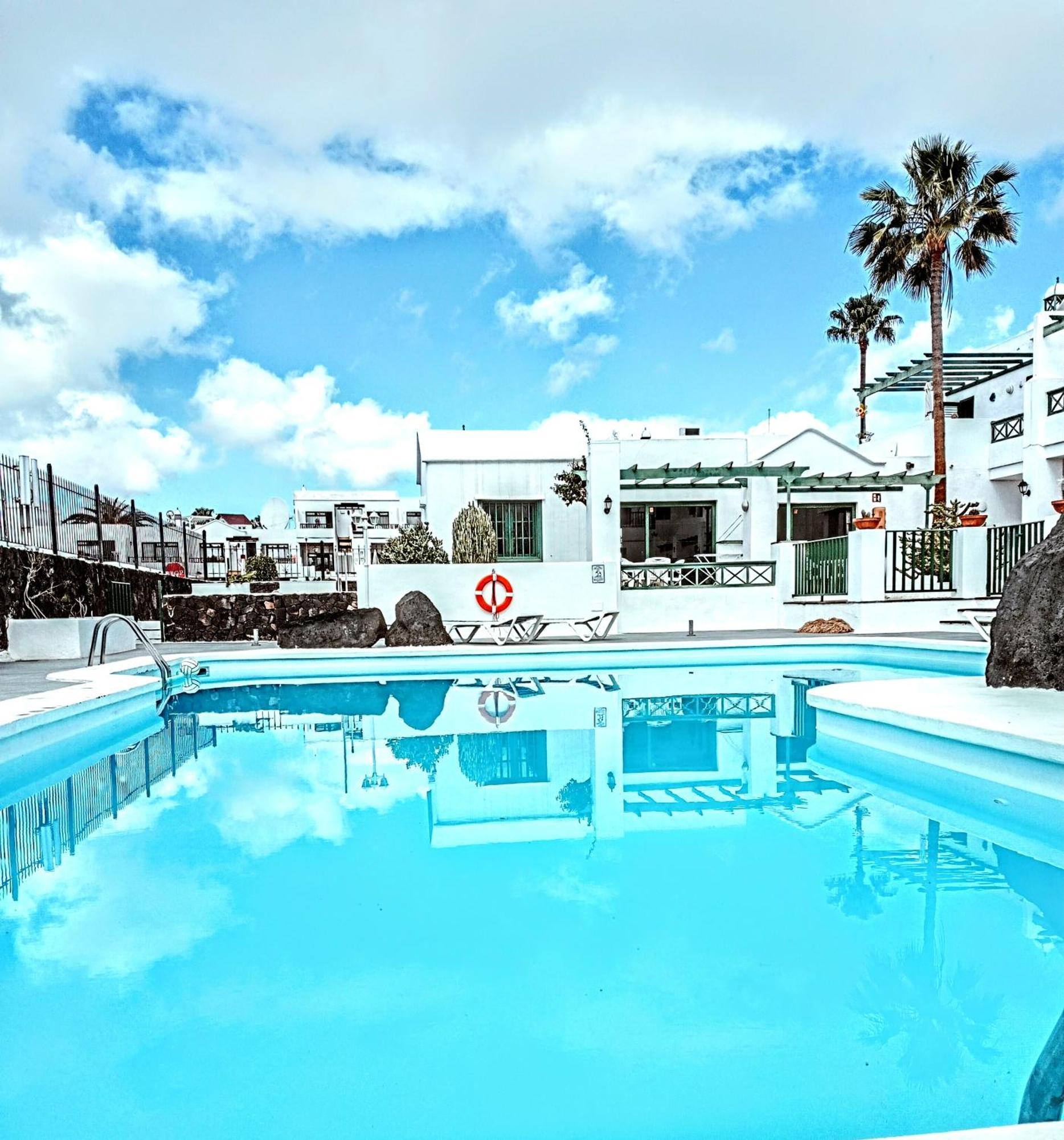 Apartamentos Las Acacias 푸에르토 델 카르멘 외부 사진