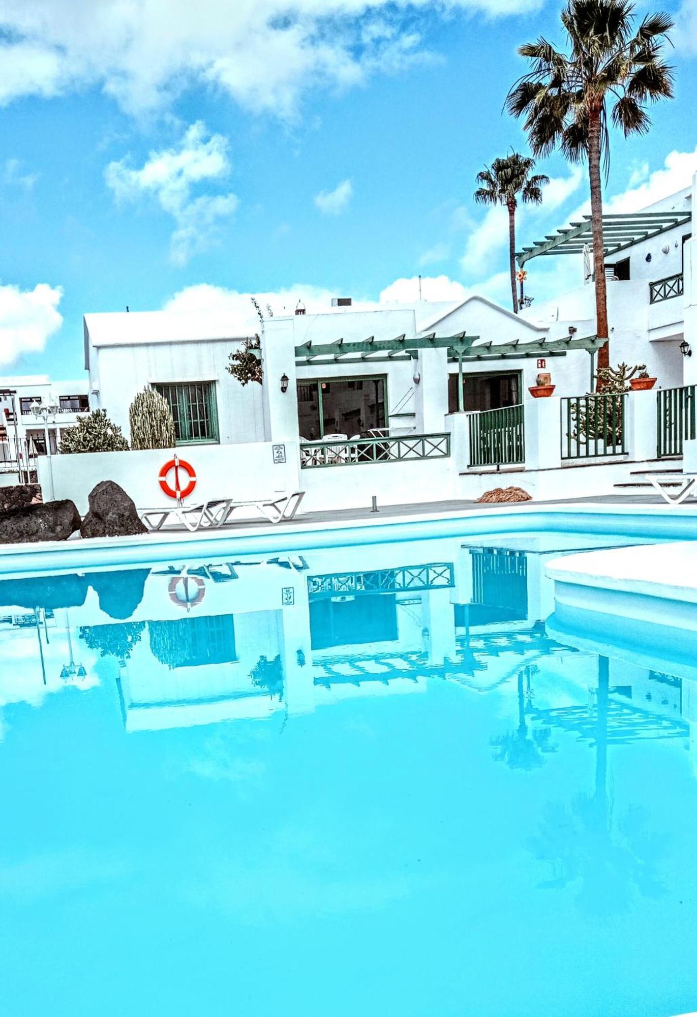 Apartamentos Las Acacias 푸에르토 델 카르멘 외부 사진