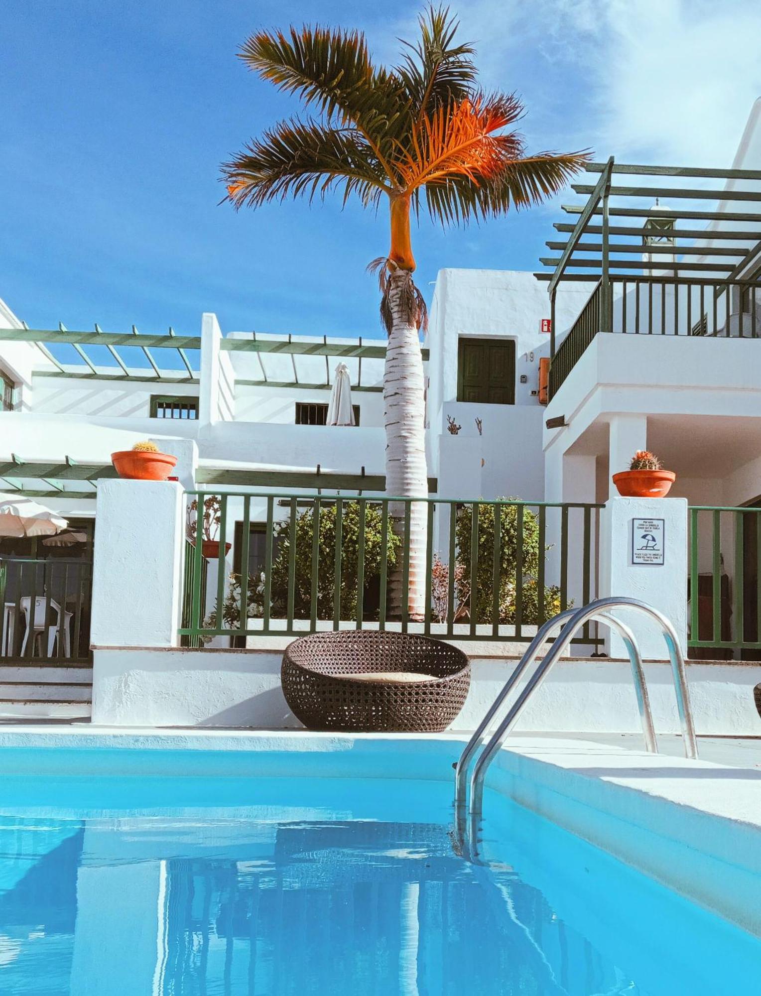 Apartamentos Las Acacias 푸에르토 델 카르멘 외부 사진