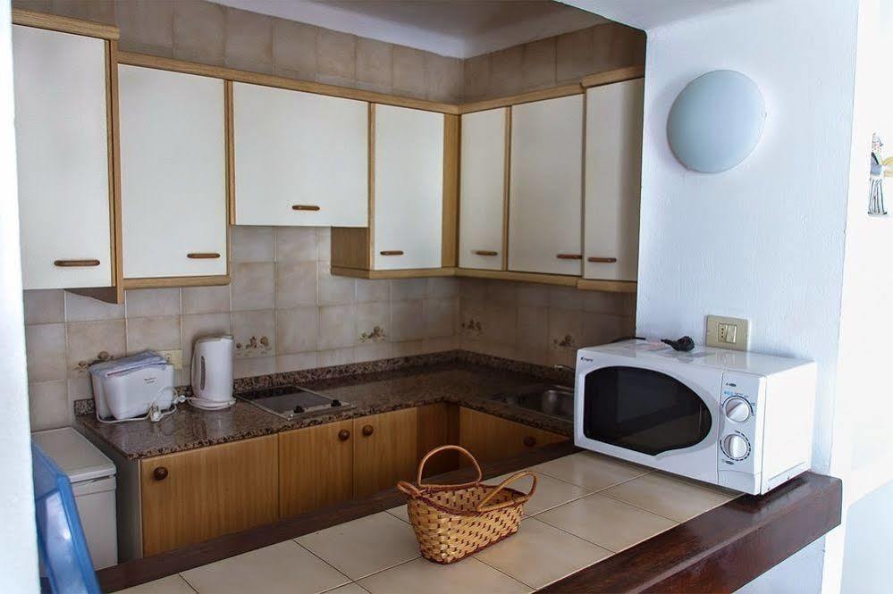 Apartamentos Las Acacias 푸에르토 델 카르멘 외부 사진