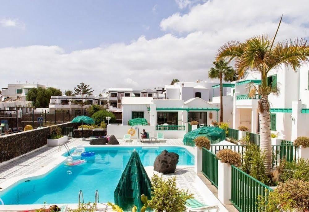 Apartamentos Las Acacias 푸에르토 델 카르멘 외부 사진
