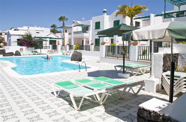 Apartamentos Las Acacias 푸에르토 델 카르멘 외부 사진